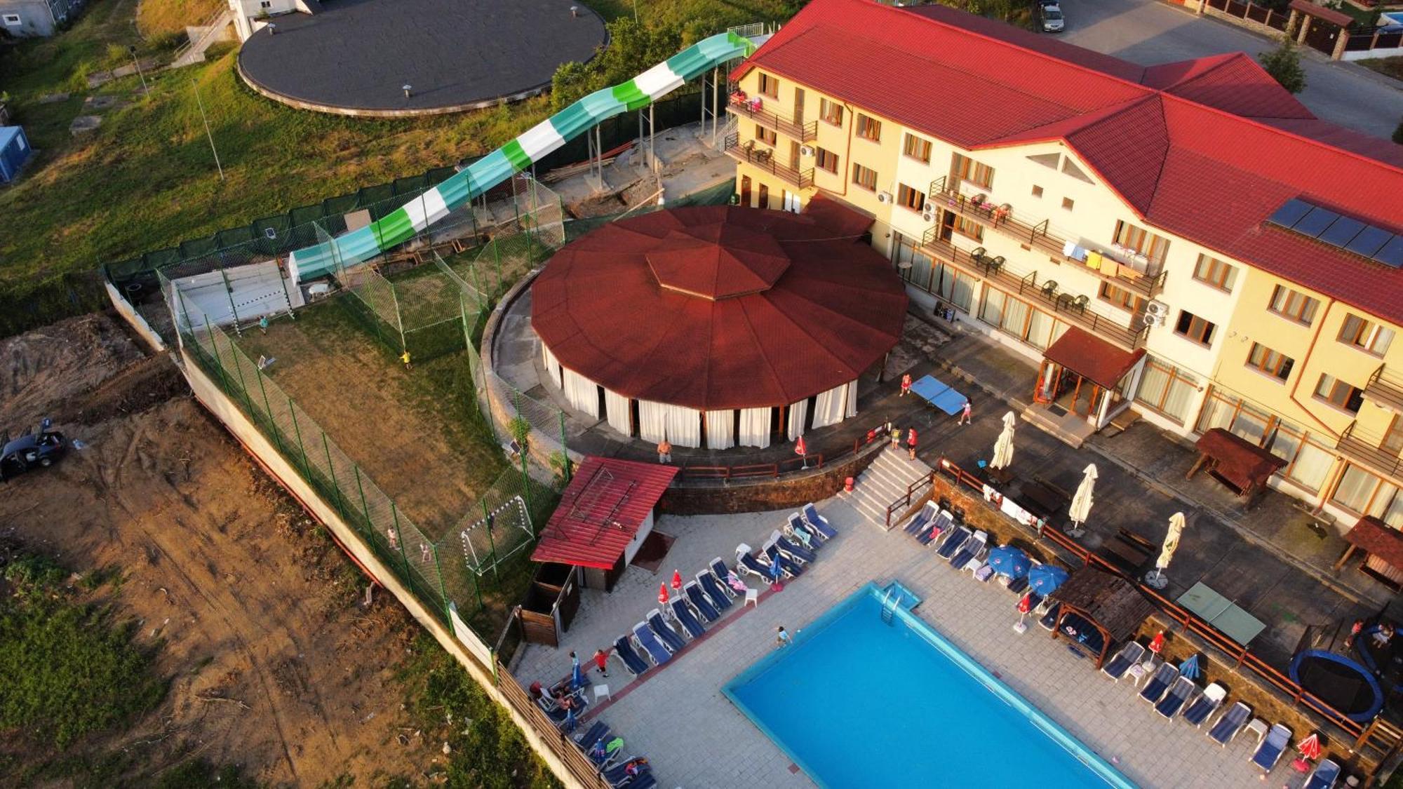 Hostel Restaurant Ciuperca Hunedoara Luaran gambar