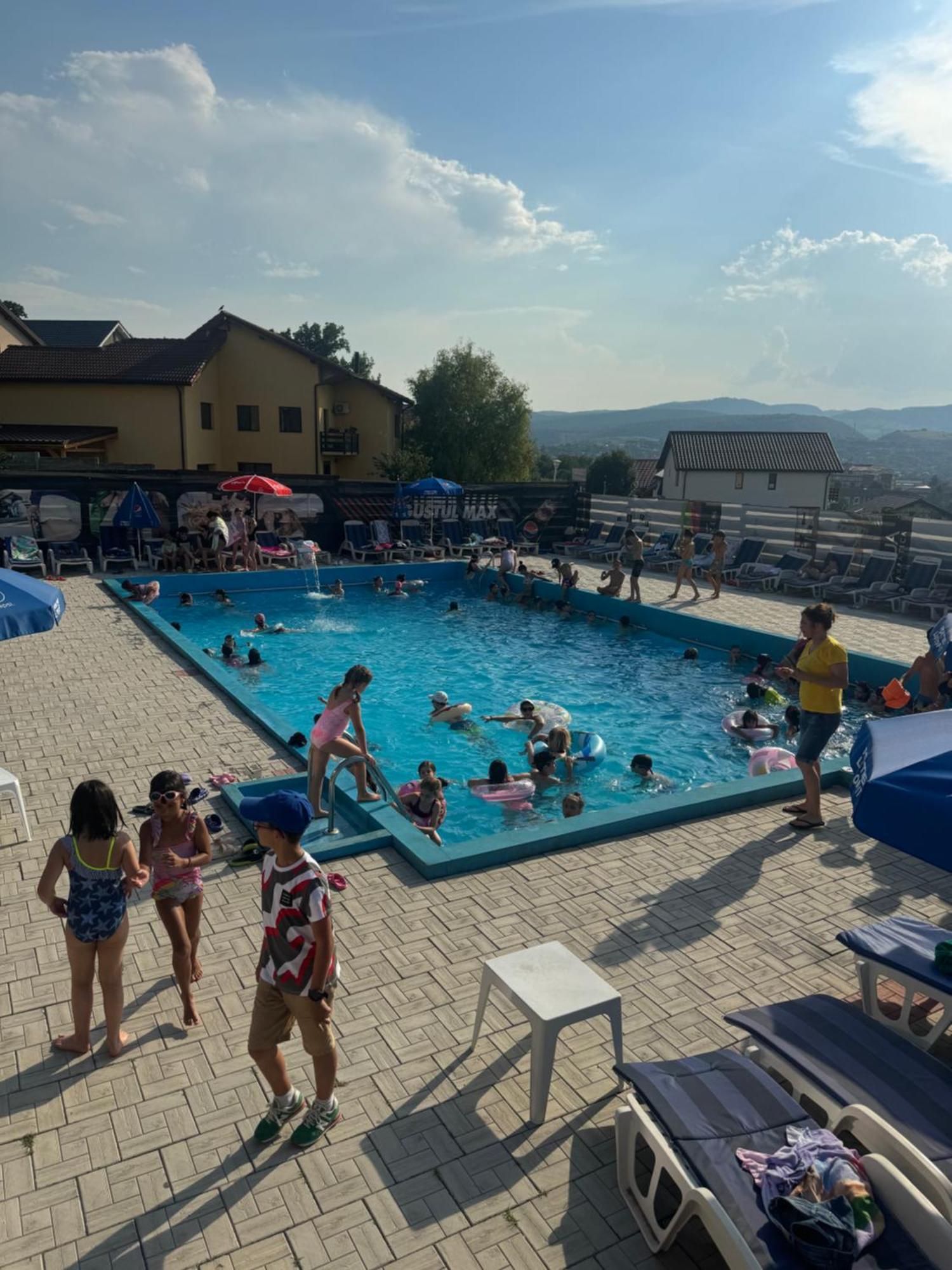 Hostel Restaurant Ciuperca Hunedoara Luaran gambar