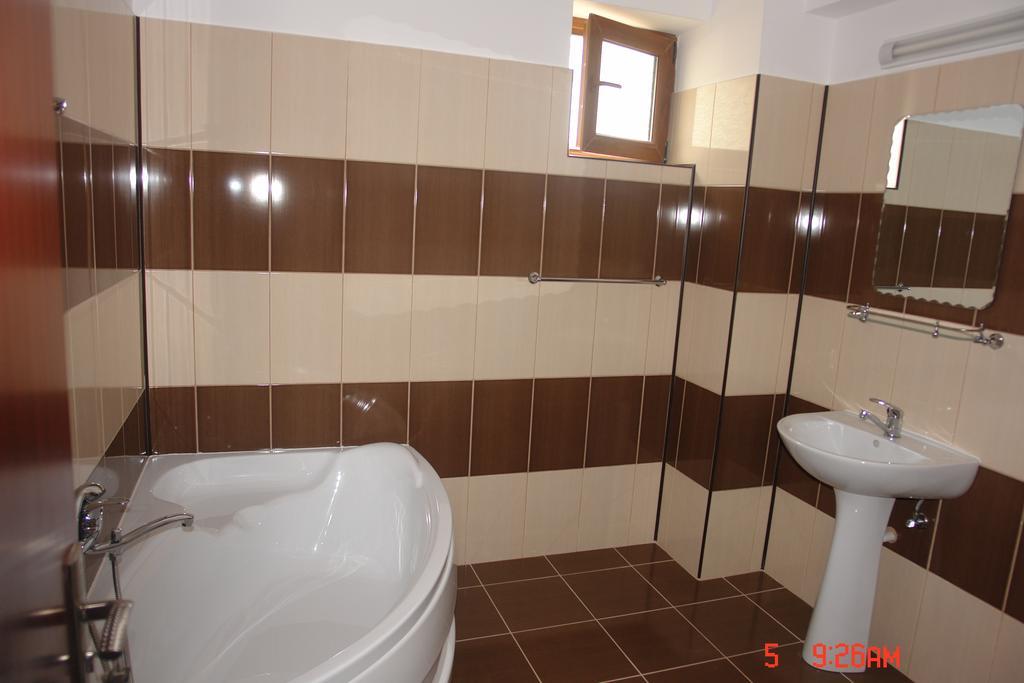 Hostel Restaurant Ciuperca Hunedoara Luaran gambar
